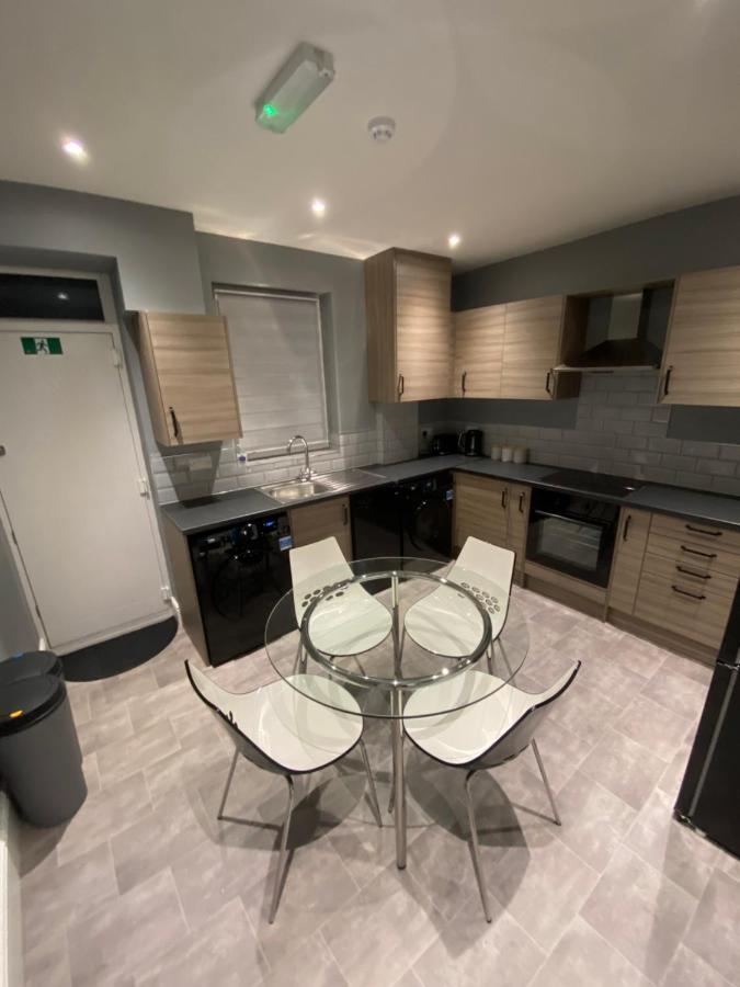 Private & Modern En-Suite Rooms Town Centre Self Check-In バーンズリー エクステリア 写真